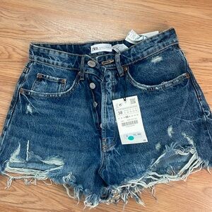 Zara shorts. Size US6. NWT